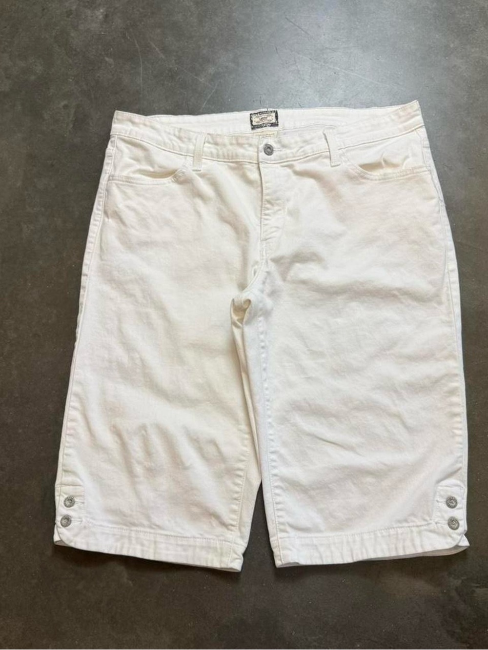 Women’s Levis Capri Pants Sz 20w